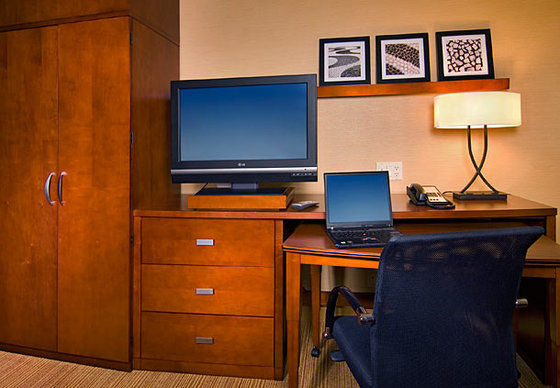 Отель Courtyard By Marriott Syracuse Downtown At Armory Square Экстерьер фото